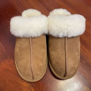UGG Scuffette Slippers Size 7